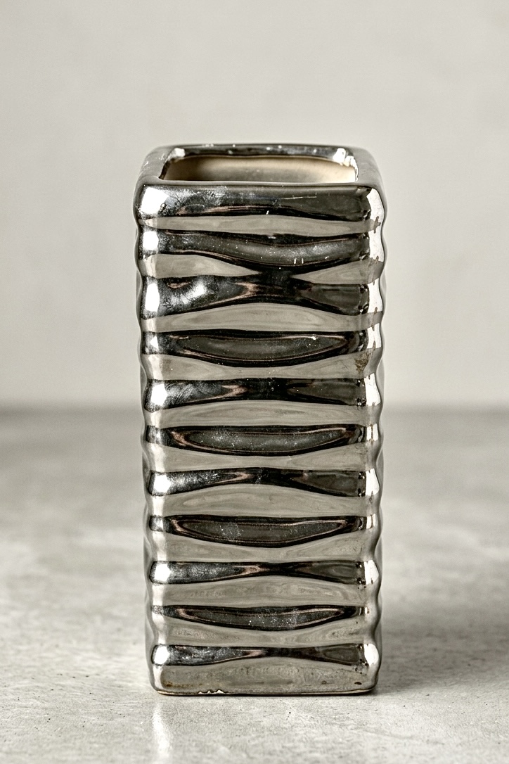 vase,9.5x18.5cm